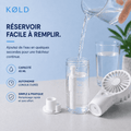 Ventilateur brumisateur KØLD posé sur table de terrasse extérieure